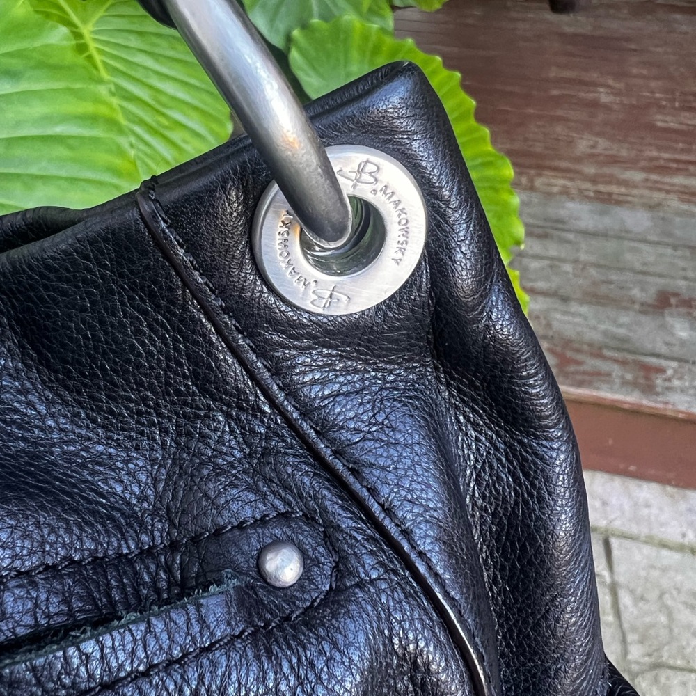 EUC—B Makowsky Black Leather Shoulder hobo Bag. - Picture 6 of 11